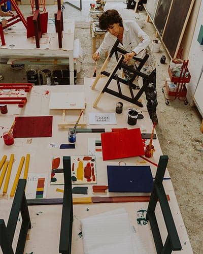 Silla 8 - Claudia Valsells in her studio
